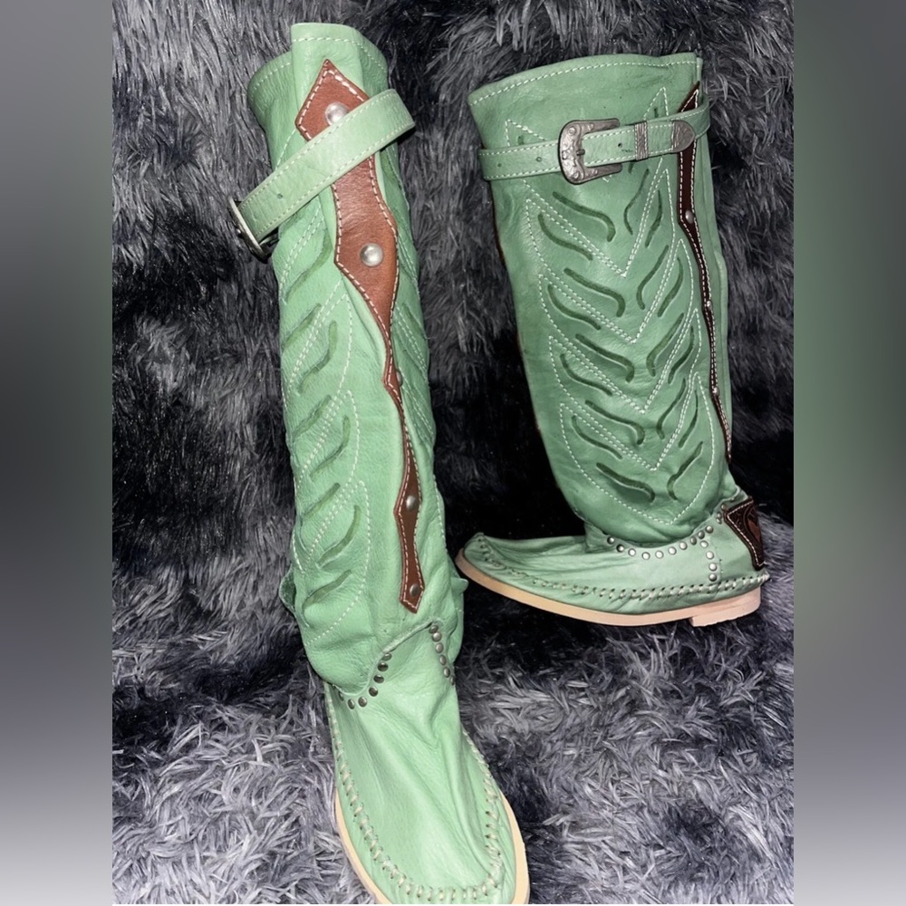 NWOB beautiful Hector Riccione boots made of real leather. They are exquisite.